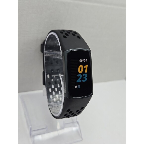 Fitbit Charge 5 Fitness Tracker GPS SpO2 Sleep Monitor Activity W/ Charger Watch - Picture 3 of 11